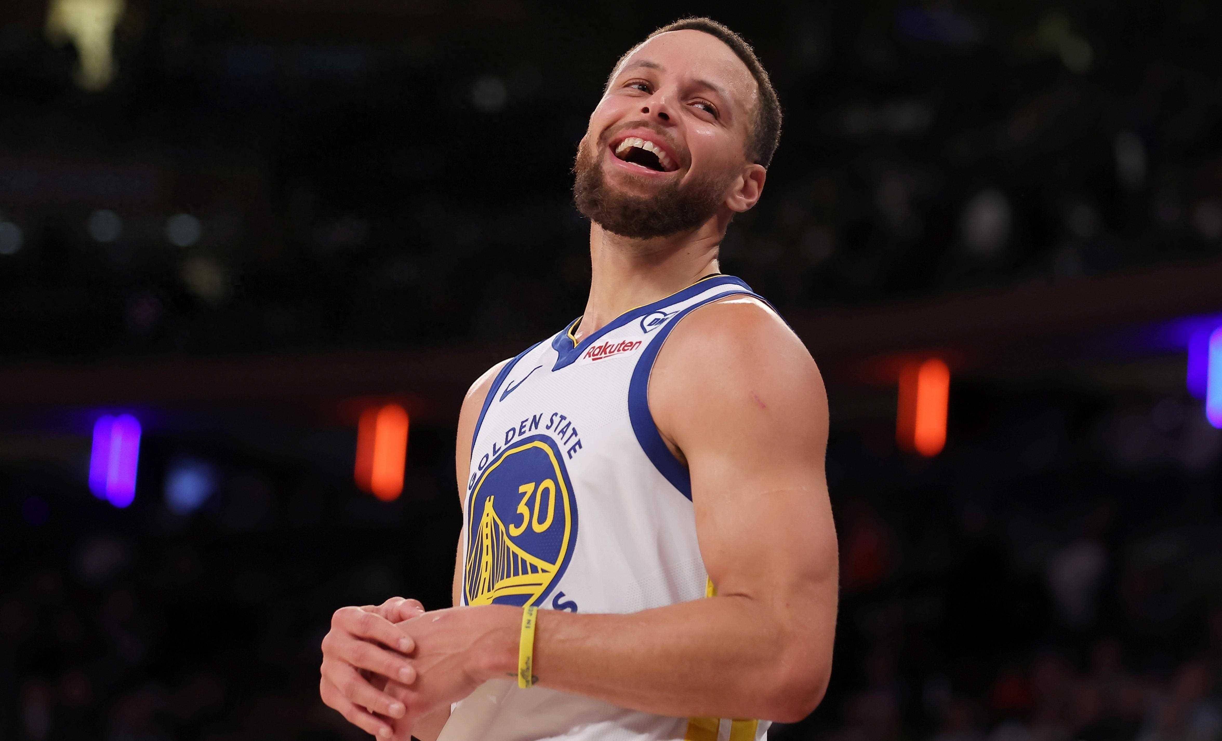 jiuyou-包含库里在比赛中受伤退赛,恒大主帅表示担忧!的词条