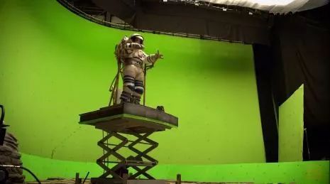 九游娱乐APP入口-高尔夫赛场再起风云：南城青龙队惊险晋级三湘火狐队，赛场气氛火爆节奏掌控在手的简单介绍