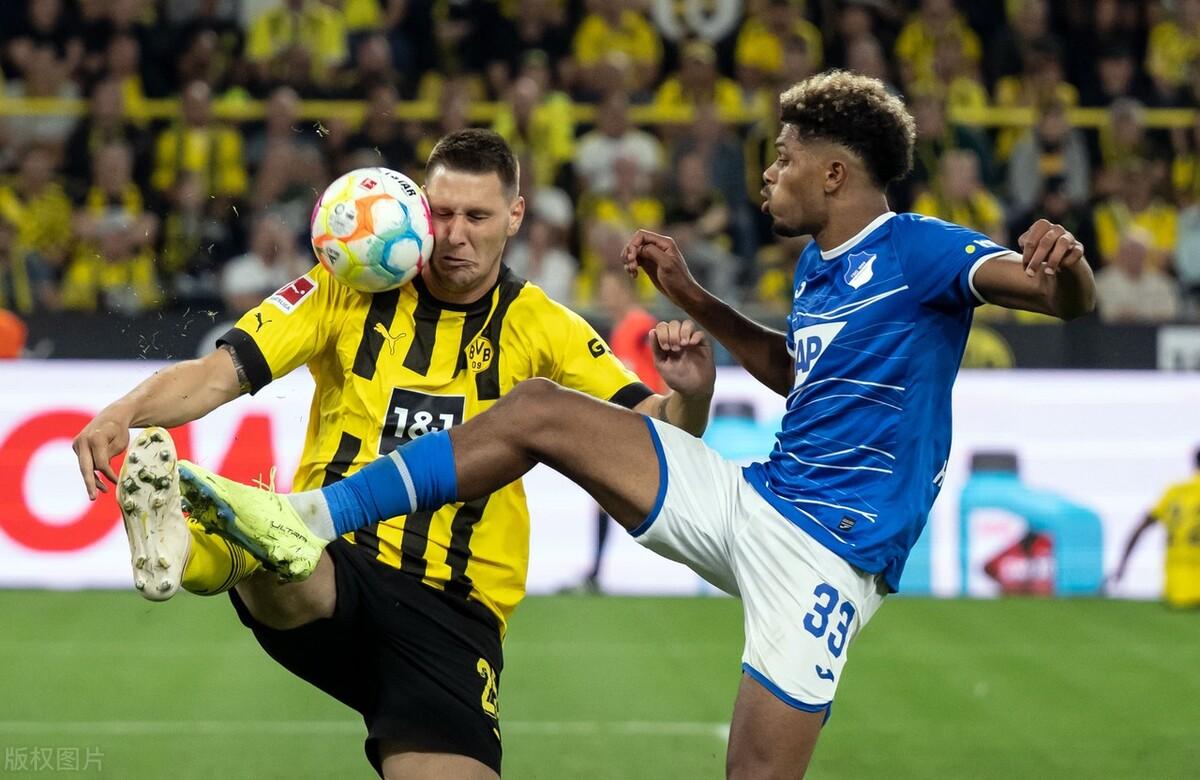 九游娱乐中国官网-包含今夜武汉三镇调整名单以备德国杯，手感冰凉环节打磨，悬念犹存，训练强度明显提升的词条